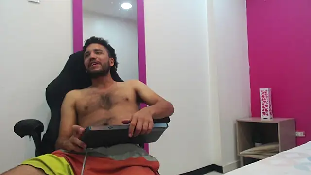 Juan FelipeX01 online show from 10/07/25, 03:24