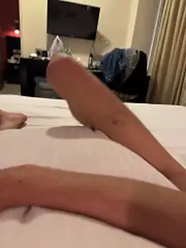 Snapshot of HenryLee1983-cums chatting on 02/03/26, 04:45 HenryLee1983-cums online show from 02/03/26, 04:45