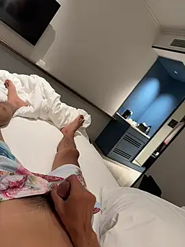 HenryLee1983-cums online show from 04/22/26, 03:08