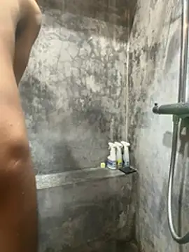 Snapshot of HenryLee1983-cums chatting on 03/01/26, 10:15 HenryLee1983-cums online show from 03/01/26, 10:15