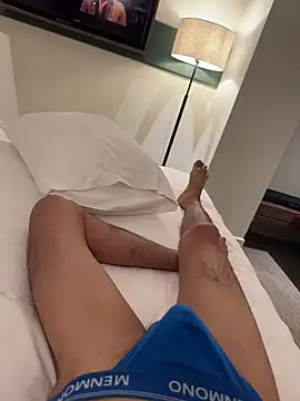 Snapshot of HenryLee1983-cums chatting on 03/03/26, 10:44 HenryLee1983-cums online show from 03/03/26, 10:44