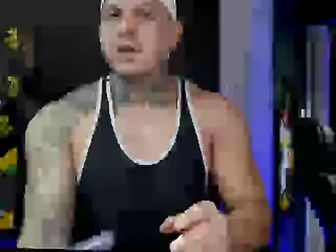 Snapshot of MAXIMO_VEGA chatting on 10/14/25, 10:20 MAXIMO VEGA online show from 10/14/25, 10:20