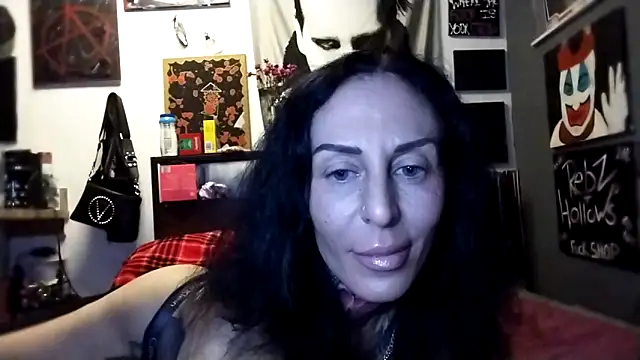 inkdhollow1 online show from 10/28/25, 03:07