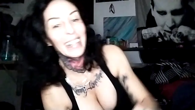 inkdhollow1 online show from 10/08/25, 09:11