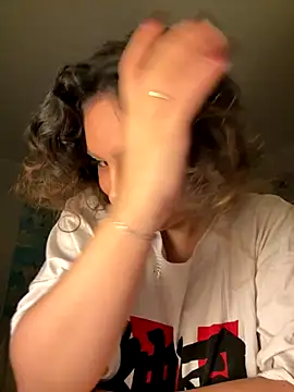 Snapshot of Luisaa_rosee chatting on 10/30/25, 01:37 Luisaa rosee online show from 10/30/25, 01:37