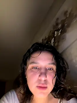 Snapshot of Luisaa_rosee chatting on 10/09/25, 04:51 Luisaa rosee online show from 10/09/25, 04:51