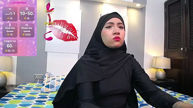 Snapshot of Neesha__ chatting on 10/11/25, 08:54 Neesha online show from 10/11/25, 08:54
