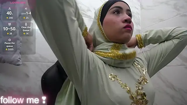 Snapshot of Neesha__ chatting on 11/20/25, 11:55 Neesha online show from 11/20/25, 11:55