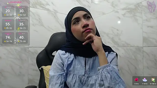 Snapshot of Neesha__ chatting on 11/19/25, 11:54 Neesha online show from 11/19/25, 11:54