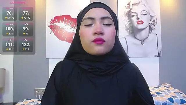 Snapshot of Neesha__ chatting on 10/24/25, 07:35 Neesha online show from 10/24/25, 07:35