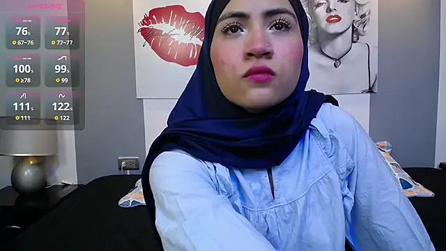 Snapshot of Neesha__ chatting on 11/03/25, 09:51 Neesha online show from 11/03/25, 09:51