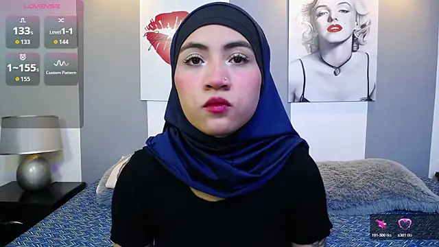 Snapshot of Neesha__ chatting on 11/14/25, 07:28 Neesha online show from 11/14/25, 07:28