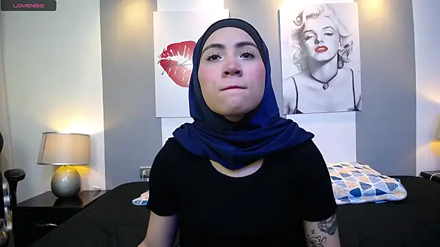 Snapshot of Neesha__ chatting on 11/01/25, 08:36 Neesha online show from 11/01/25, 08:36