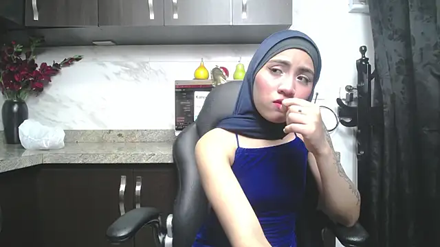 Snapshot of Neesha__ chatting on 11/24/25, 12:05 Neesha online show from 11/24/25, 12:05