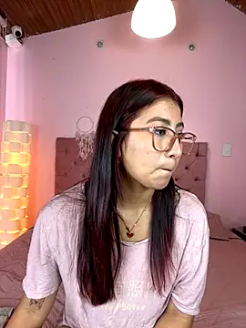 saramooon online show from 10/27/25, 01:34