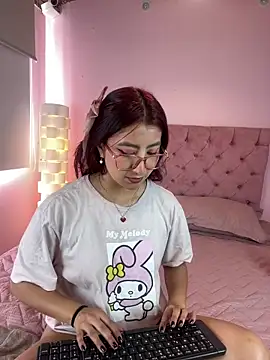 saramooon online show from 10/24/25, 01:10