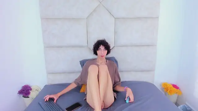 Scaarlett 22  online show from 11/15/25, 05:39