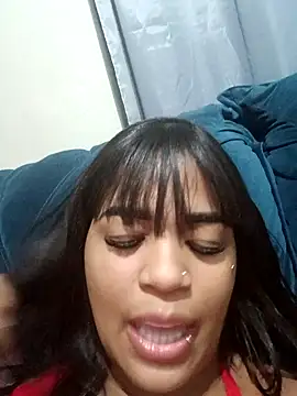 Snapshot of Indiazinha_quente chatting on 09/30/25, 06:30 Indiazinha quente online show from 09/30/25, 06:30