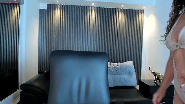 Snapshot of VenusCooper chatting on 10/23/25, 07:34 VenusCooper online show from 10/23/25, 07:34