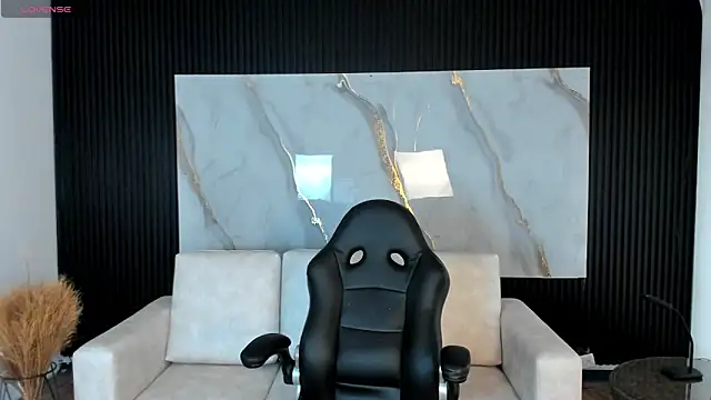 Snapshot of VenusCooper chatting on 11/05/25, 07:50 VenusCooper online show from 11/05/25, 07:50