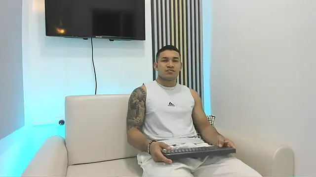 Snapshot of venedic_bull chatting on 10/02/25, 12:30 venedic bull online show from 10/02/25, 12:30
