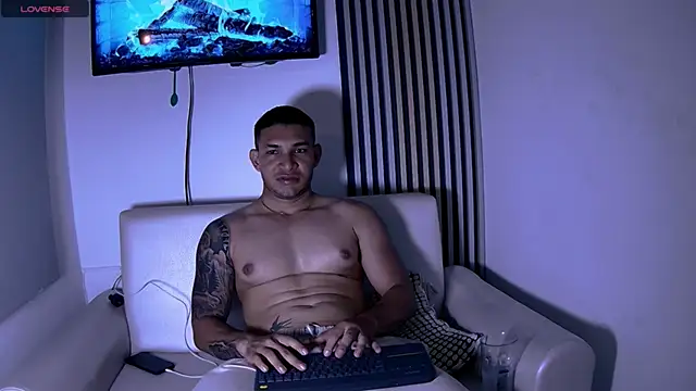 venedic bull online show from 11/17/25, 03:43