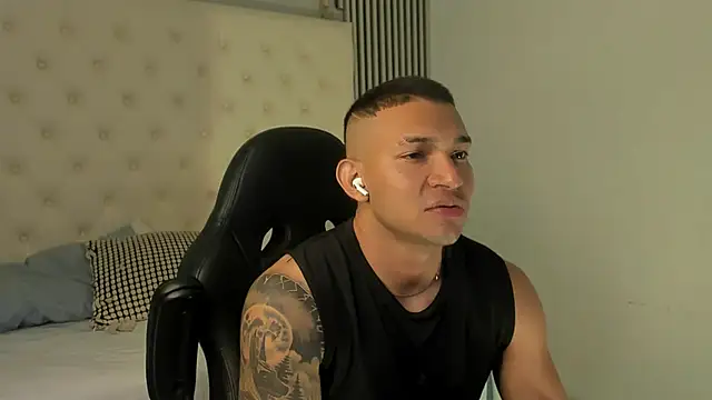 Snapshot of venedic_bull chatting on 02/28/26, 04:56 venedic bull online show from 02/28/26, 04:56