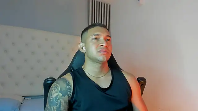 Snapshot of venedic_bull chatting on 02/10/26, 03:49 venedic bull online show from 02/10/26, 03:49