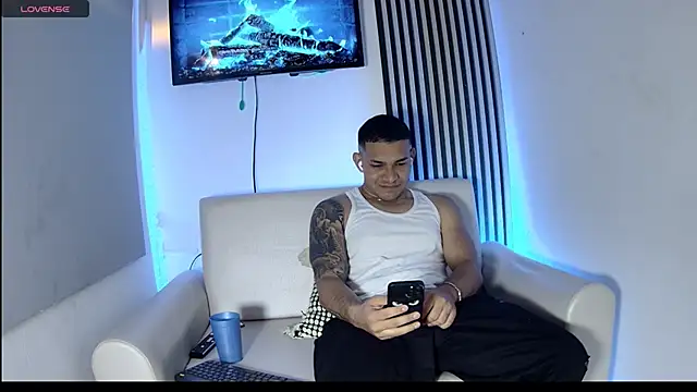 venedic bull online show from 11/12/25, 04:16