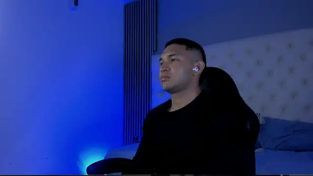 Snapshot of venedic_bull chatting on 01/13/26, 05:33 venedic bull online show from 01/13/26, 05:33