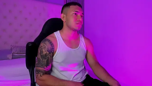 Snapshot of venedic_bull chatting on 02/12/26, 03:28 venedic bull online show from 02/12/26, 03:28