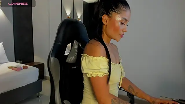 tabata69  online show from 11/12/25, 08:12