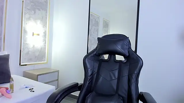 tabata69  online show from 12/03/25, 07:46