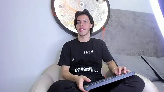 Lucian grey online show from 10/11/25, 03:40