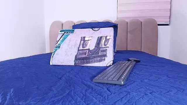 Snapshot of ashly_mr chatting on 12/05/25, 12:04 ashly mr online show from 12/05/25, 12:04