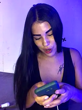 deby 03 online show from 11/18/25, 03:37