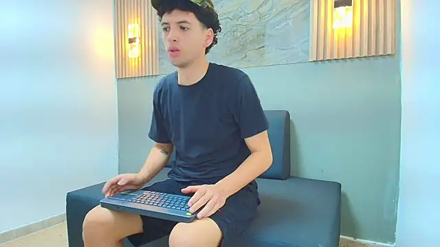 ISRAEL GRAY online show from 10/01/25, 07:29