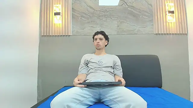 ISRAEL GRAY online show from 10/06/25, 07:25