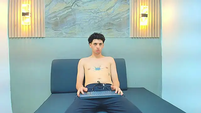 ISRAEL GRAY online show from 10/02/25, 07:39