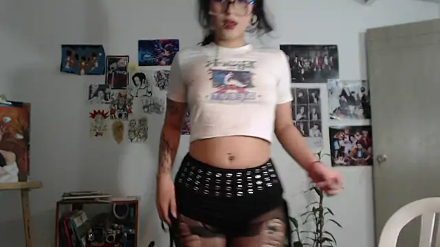 Lia Carter  online show from 04/28/26, 11:20