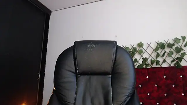 Lia Carter  online show from 02/11/26, 09:47