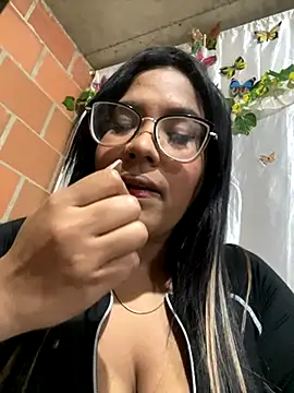 Snapshot of Mery_Sexx chatting on 10/13/25, 03:41 Mery Sexx online show from 10/13/25, 03:41