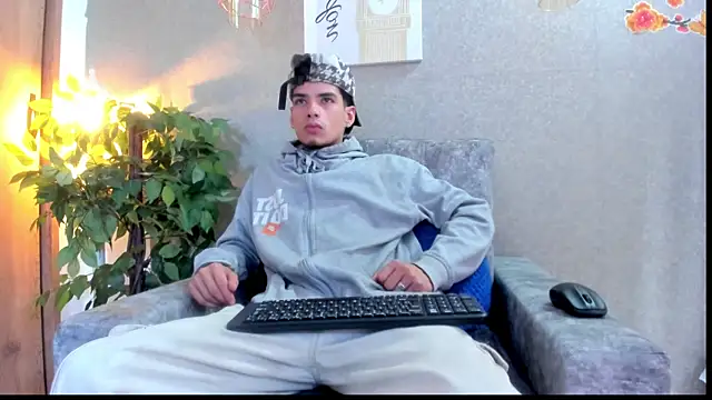 Axelwiliams online show from 10/08/25, 06:19