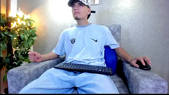 Axelwiliams online show from 10/10/25, 06:09