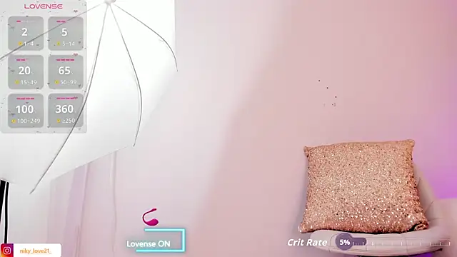 Snapshot of niky_love21 chatting on 11/01/25, 10:47 niky love21 online show from 11/01/25, 10:47