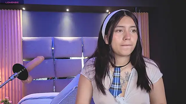 Snapshot of Emily_Roberts9 chatting on 11/22/25, 11:31 Emily Roberts9 online show from 11/22/25, 11:31