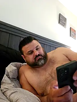 Roddog18 online show from 11/01/25, 04:23