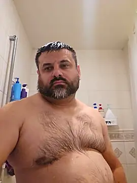 Snapshot of Roddog18 chatting on 06/06/26, 12:43 Roddog18 online show from 06/06/26, 12:43