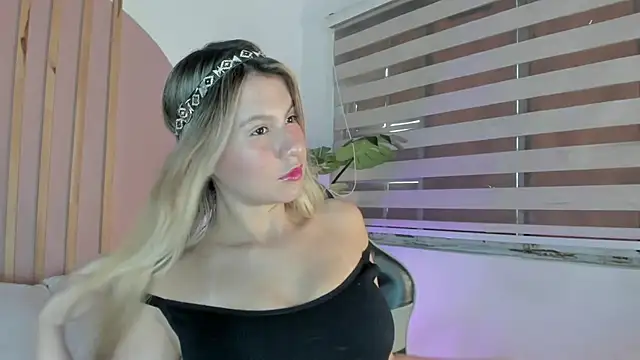 mia curry online show from 11/03/25, 06:44