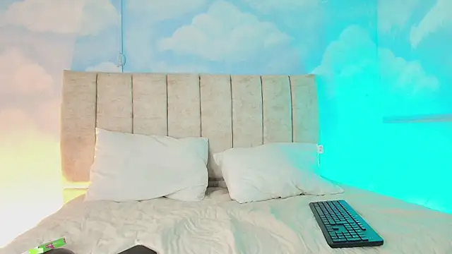 Snapshot of Nikolbrice chatting on 04/10/26, 02:07 Nikolbrice online show from 04/10/26, 02:07